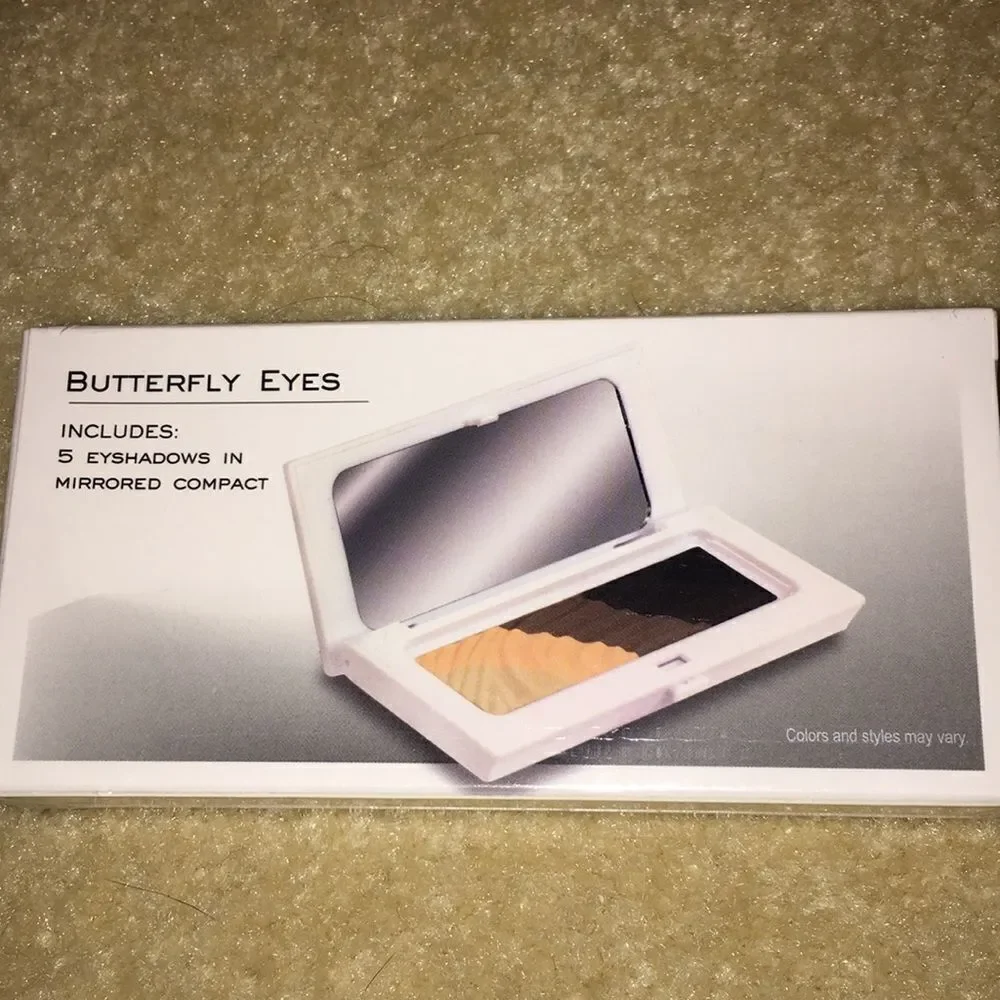 Me make essentials butterfly eyes compact
